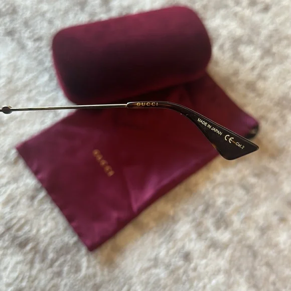 Gucci Sunglasses - Picture 4 of 7